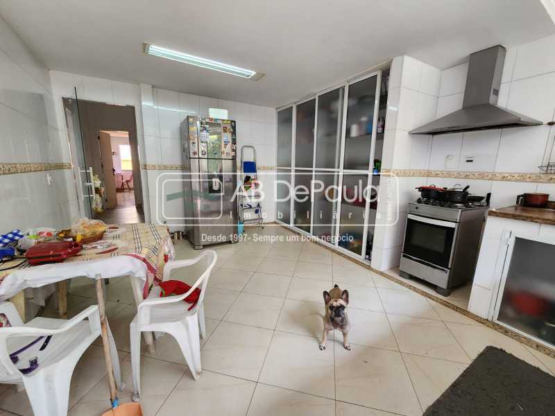 SULACAP - Linda residência em FINÍSSIMO ACABAMENTO, 03 Dormitórios (01 Suíte)