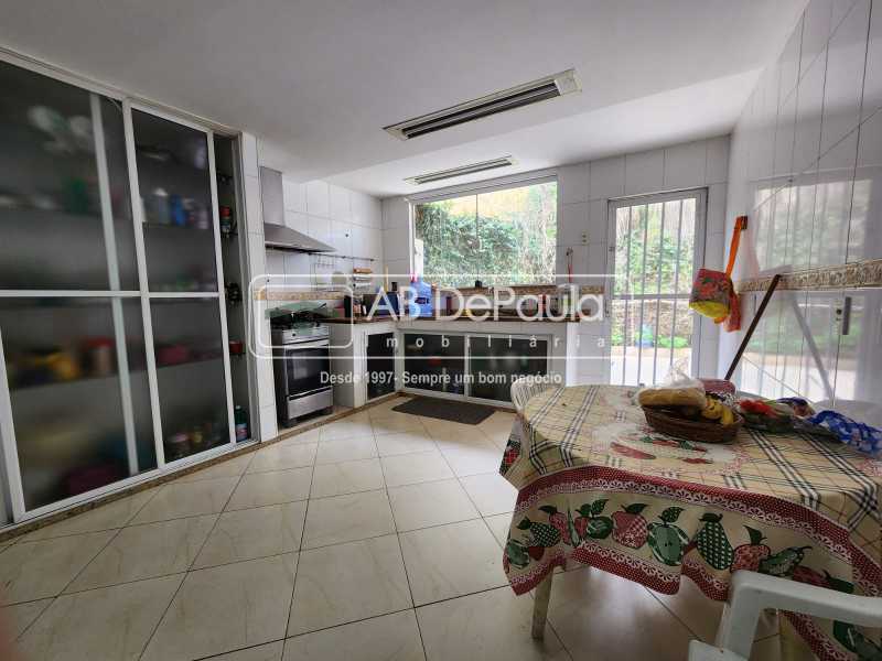 OPORTUNIDADE ÚNICA! - SULACAP - Linda residência em FINÍSSIMO ACABAMENTO, 03 Dormitórios (01 Suíte) - ABCA30258