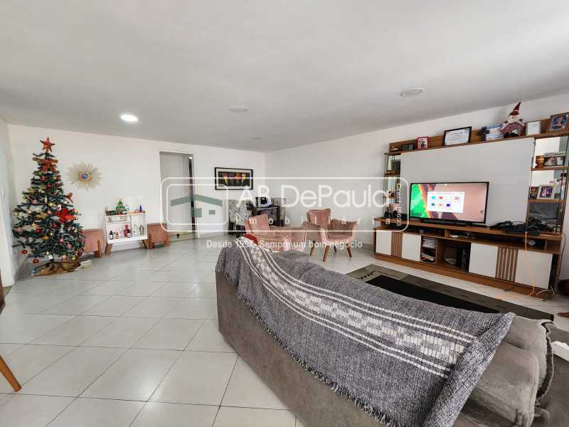 SULACAP - Linda residência em FINÍSSIMO ACABAMENTO, 03 Dormitórios (01 Suíte)