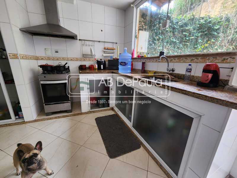 OPORTUNIDADE ÚNICA! - SULACAP - Linda residência em FINÍSSIMO ACABAMENTO, 03 Dormitórios (01 Suíte) - ABCA30258