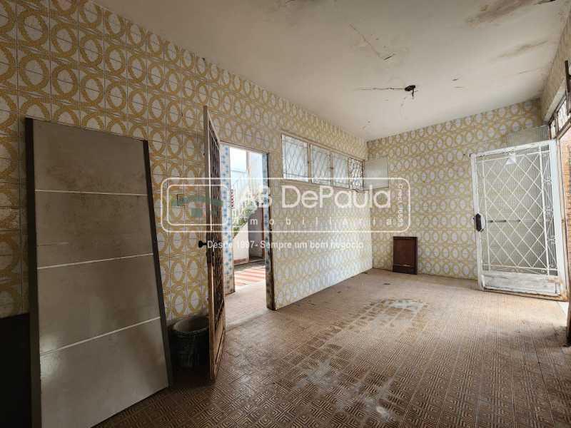 VILA VALQUEIRE - Em uma localização privilegiada do bairro. Excelente residência, 03 Dormitórios