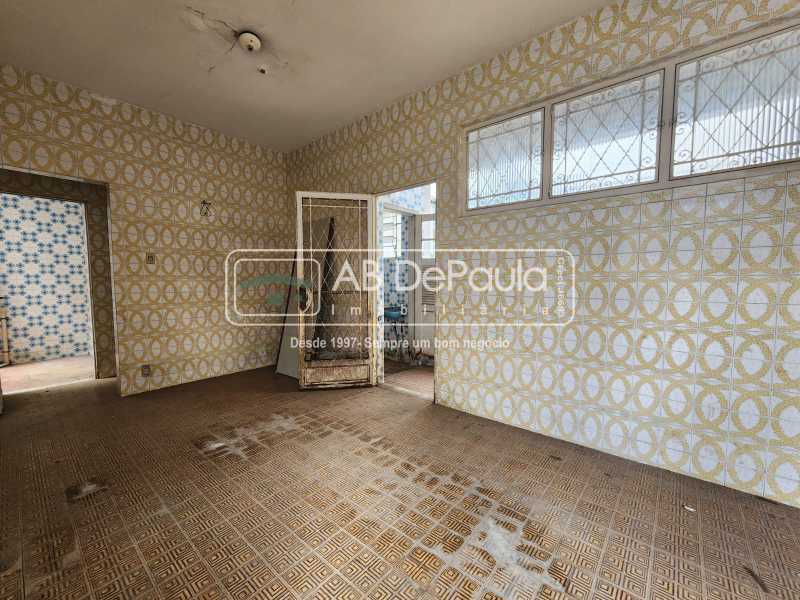 VILA VALQUEIRE - Em uma localização privilegiada do bairro. Excelente residência, 03 Dormitórios