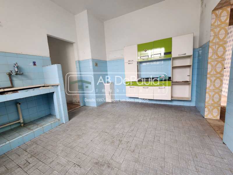 VILA VALQUEIRE - Em uma localização privilegiada do bairro. Excelente residência, 03 Dormitórios