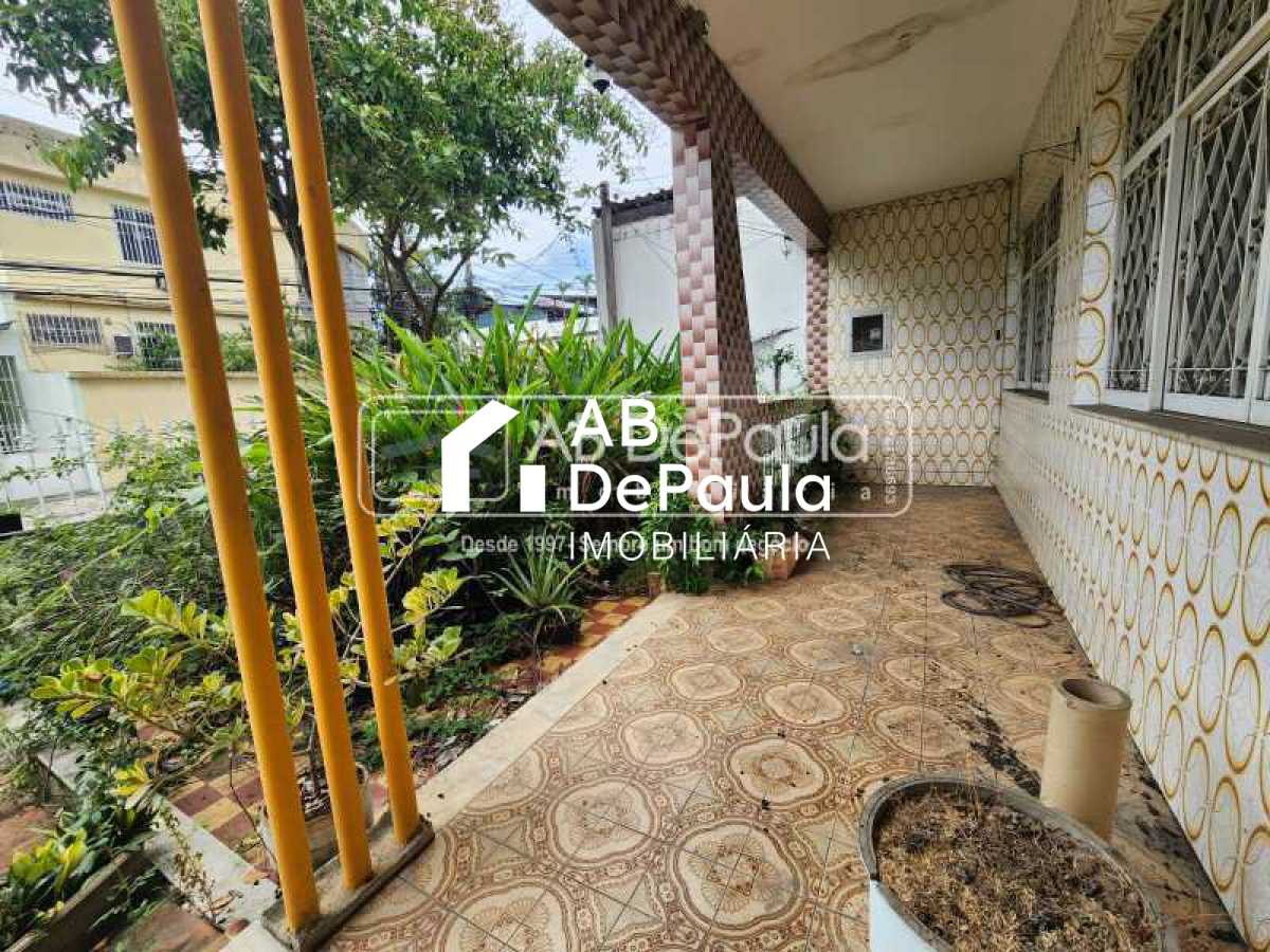 VILA VALQUEIRE - Em uma localização privilegiada do bairro. Excelente residência, 03 Dormitórios