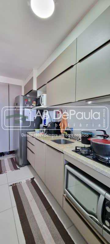 BARRA OLÍMPICA - COND. FONTANO -  Excelente Apartamento 2 Qts. sendo um Suíte - Varanda / Cortina Vidro