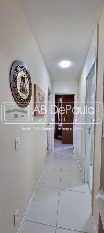 BARRA OLÍMPICA - COND. FONTANO -  Excelente Apartamento 2 Qts. sendo um Suíte - Varanda / Cortina Vidro