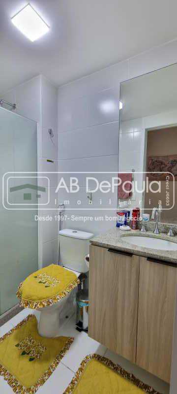 BARRA OLÍMPICA - COND. FONTANO -  Excelente Apartamento 2 Qts. sendo um Suíte - Varanda / Cortina Vidro