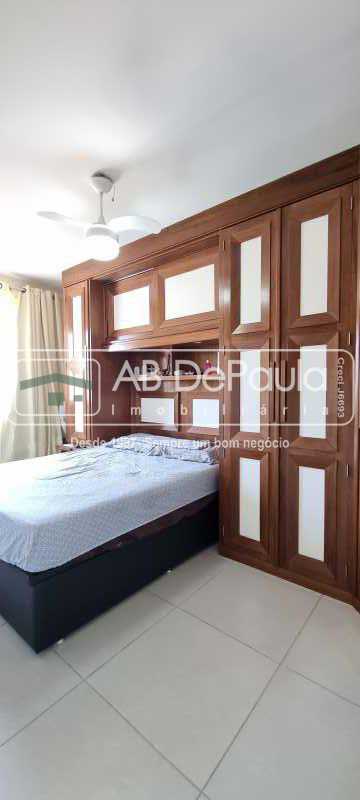 BARRA OLÍMPICA - COND. FONTANO -  Excelente Apartamento 2 Qts. sendo um Suíte - Varanda / Cortina Vidro