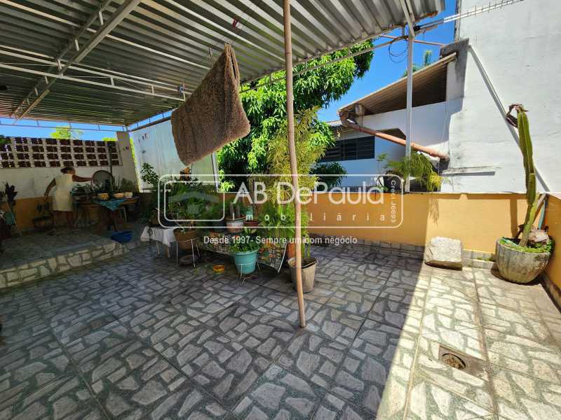 VILA VALQUEIRE - Juntinho a Praça Saiqui. Ótima casa, com 03 Amplos Dormitórios, localizada próximo a supermercados, bancos e a todo comércio existente no bairro,