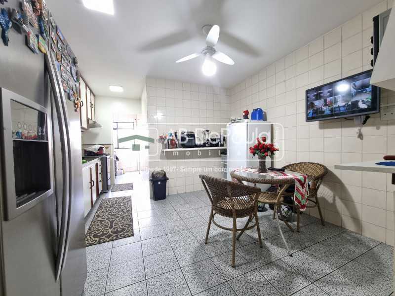VILA VALQUEIRE - EXCELENTE  APARTAMENTO À VENDA COM 111 M² - 3 QUARTOS - 3 VARANDAS - DEP. EMPREGADA  COMPLETA - 1 VAGA