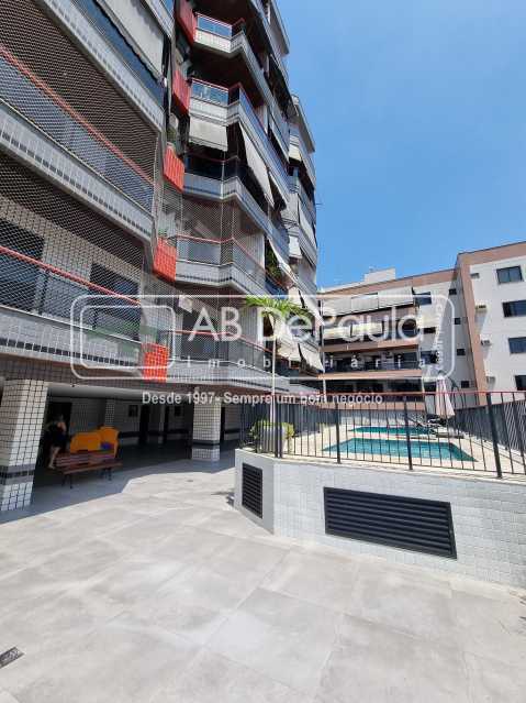 VILA VALQUEIRE - EXCELENTE  APARTAMENTO À VENDA COM 111 M² - 3 QUARTOS - 3 VARANDAS - DEP. EMPREGADA  COMPLETA - 1 VAGA