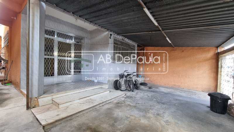Realengo - Casa à Venda com 3 Quartos - Terraço - Piscina - 2 Vagas