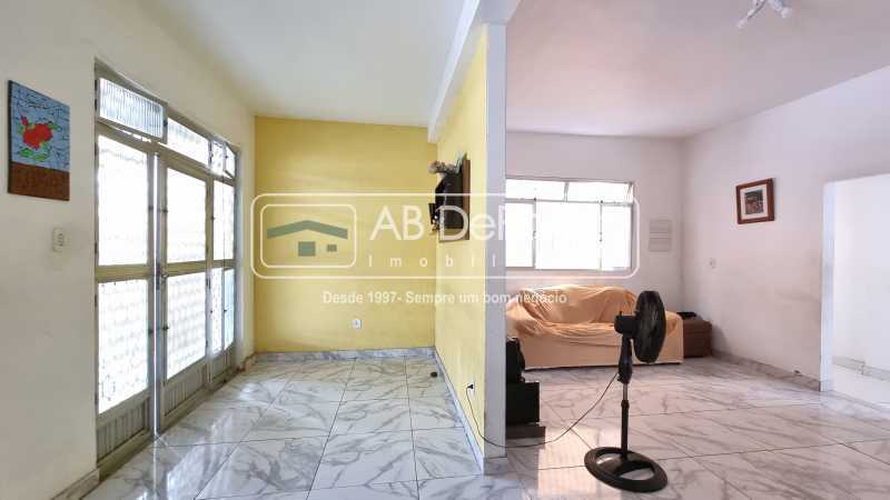 Realengo - Casa à Venda com 3 Quartos - Terraço - Piscina - 2 Vagas
