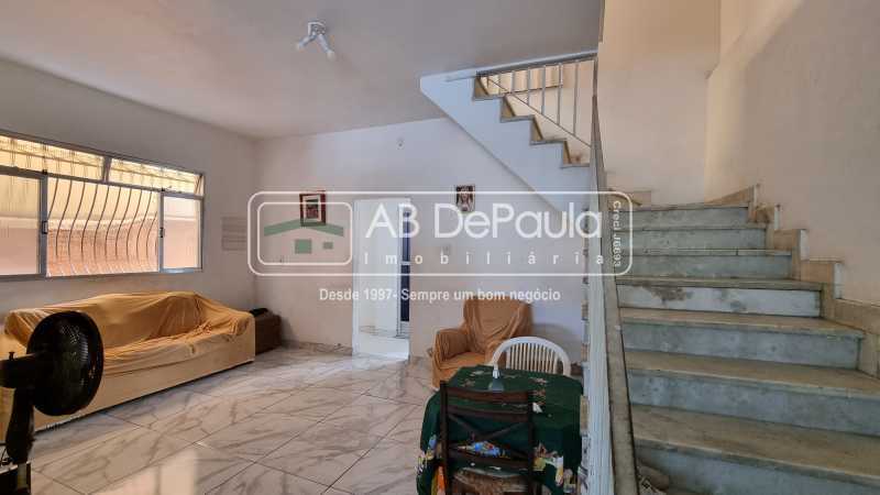 Realengo - Casa à Venda com 3 Quartos - Terraço - Piscina - 2 Vagas