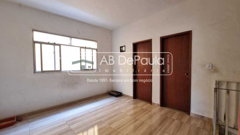 Realengo - Casa à Venda com 3 Quartos - Terraço - Piscina - 2 Vagas