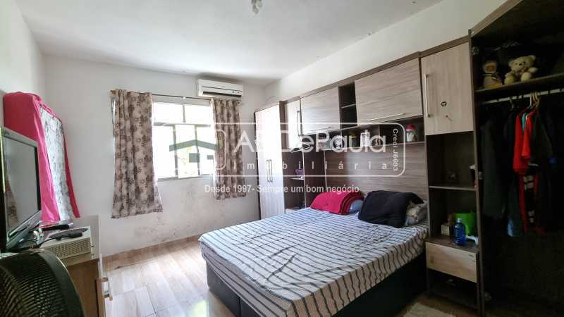 Realengo - Casa à Venda com 3 Quartos - Terraço - Piscina - 2 Vagas