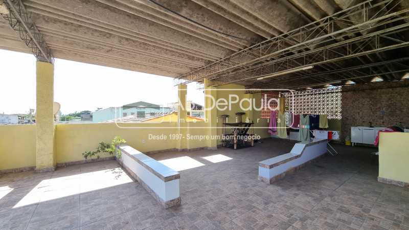Realengo - Casa à Venda com 3 Quartos - Terraço - Piscina - 2 Vagas