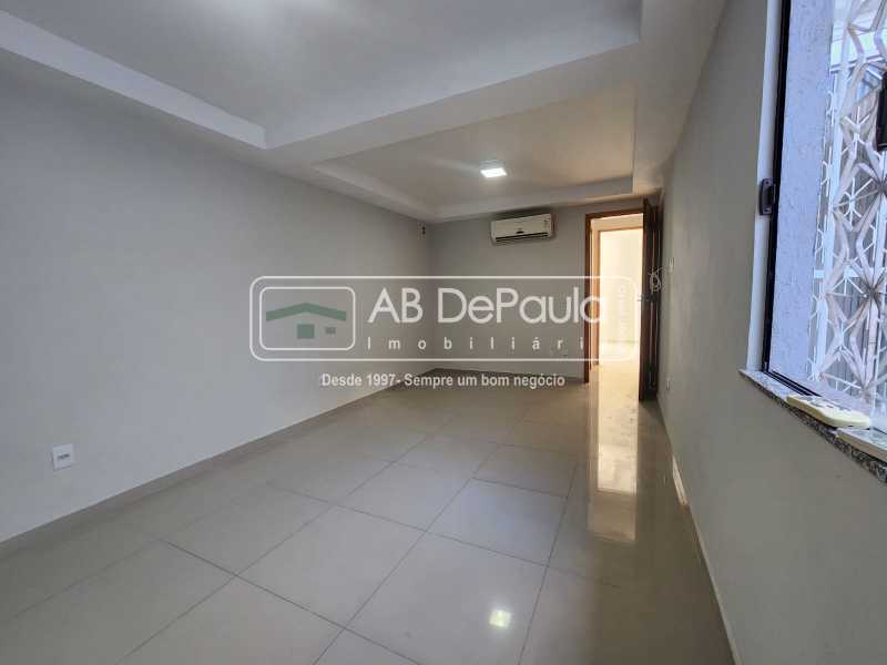 VENDE EM VILA VALQUEIRE - R. CAMARATUBA - APARTAMENTO TIPO CASA