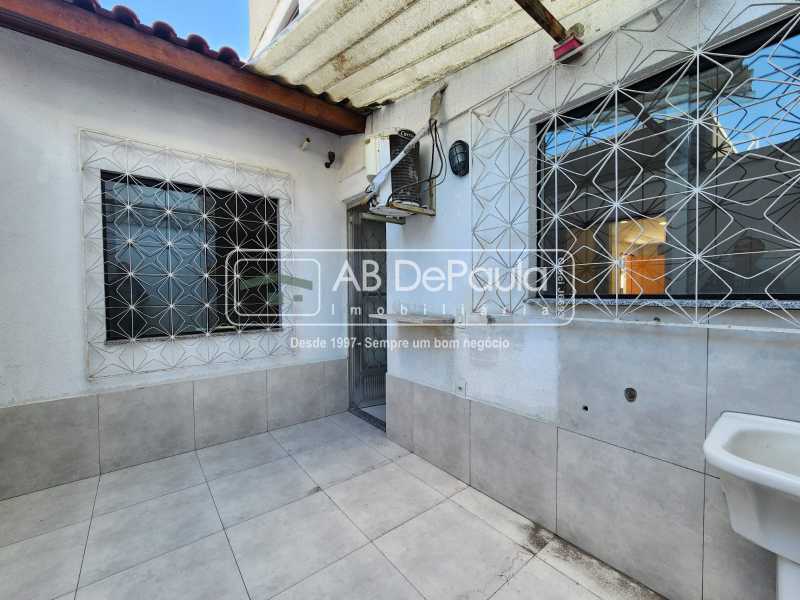 VENDE EM VILA VALQUEIRE - R. CAMARATUBA - APARTAMENTO TIPO CASA