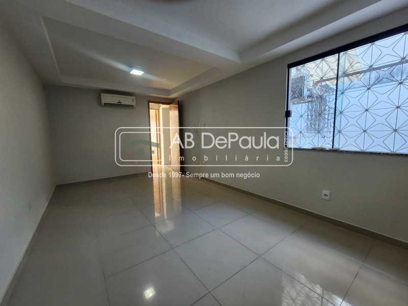 VENDE EM VILA VALQUEIRE - R. CAMARATUBA - APARTAMENTO TIPO CASA