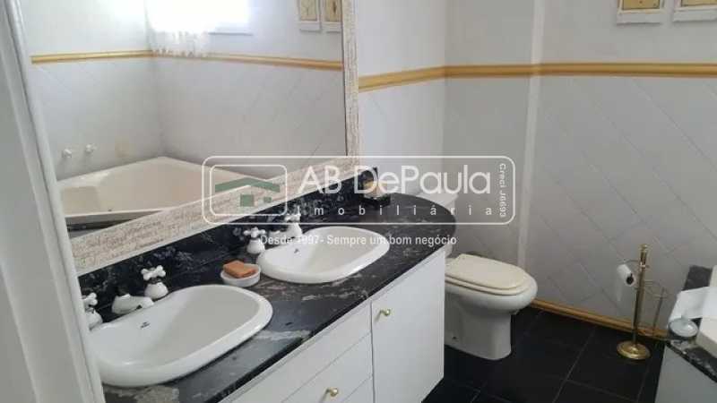 Barra da Tijuca - Residência Luxuosa à Venda - Condomínio  Crystal Lake