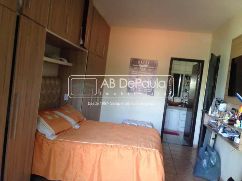 TAQUARA- Excelente residência, edificada em Condomínio Fechado, 03 Dormitórios (Suíte), portaria e controle de acesso 24h