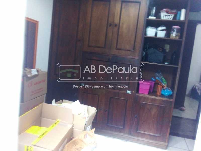 JARDIM SULACAP - Excelente casa 03 dormitórios, amplo quintal + uma edícula com quarto, sala, cozinha e banheiro.