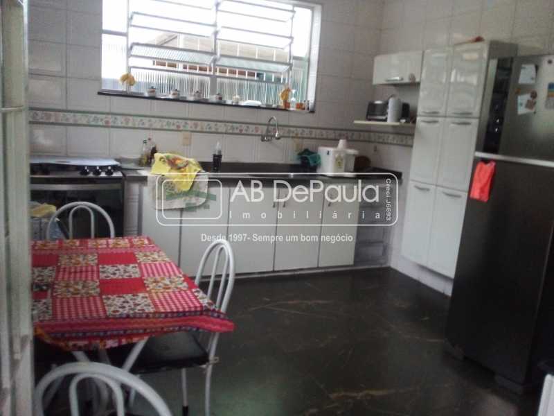 JARDIM SULACAP - Excelente casa 03 dormitórios, amplo quintal + uma edícula com quarto, sala, cozinha e banheiro.