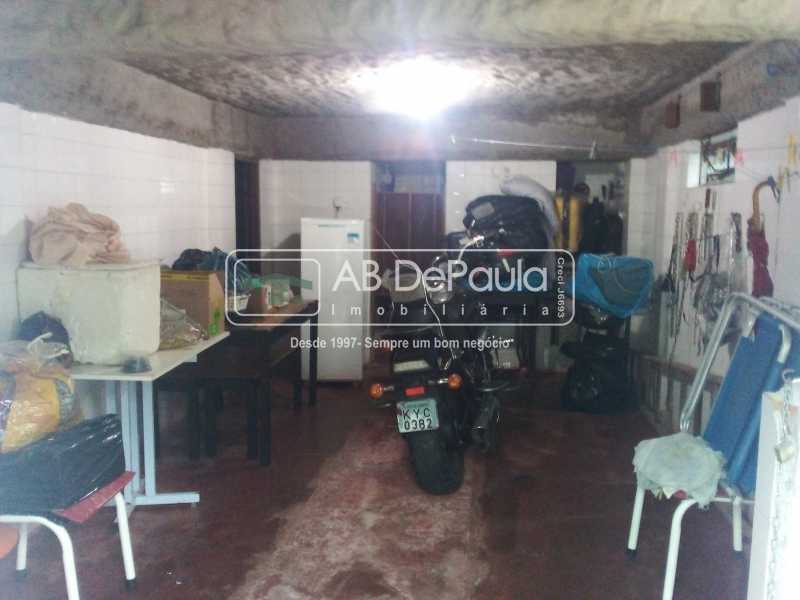 JARDIM SULACAP - Excelente casa 03 dormitórios, amplo quintal + uma edícula com quarto, sala, cozinha e banheiro.