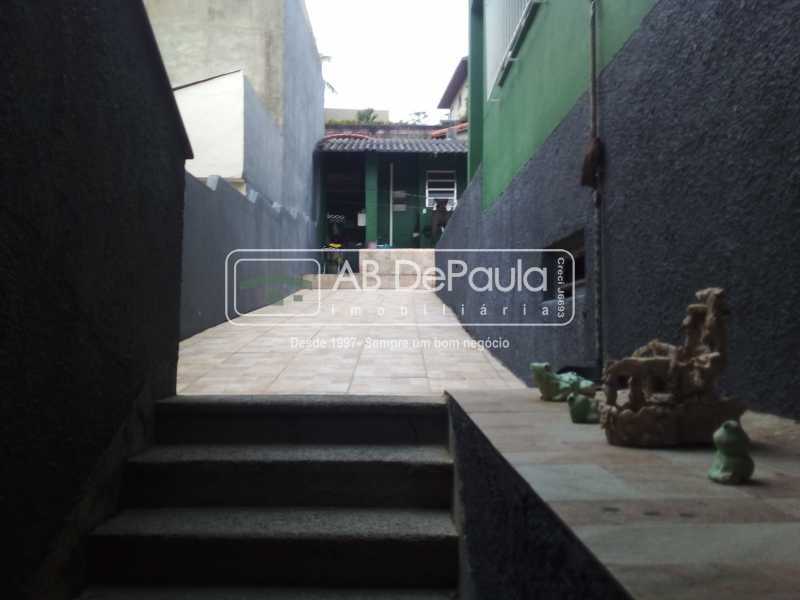 JARDIM SULACAP - Excelente casa 03 dormitórios, amplo quintal + uma edícula com quarto, sala, cozinha e banheiro.