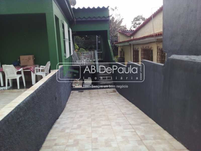 JARDIM SULACAP - Excelente casa 03 dormitórios, amplo quintal + uma edícula com quarto, sala, cozinha e banheiro.