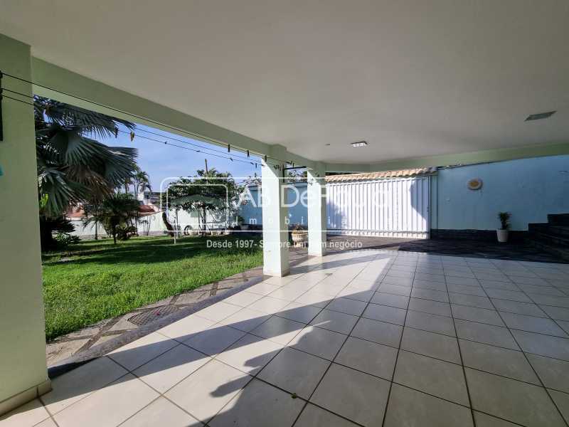 JARDIM SULACAP - BELÍSSIMA CASA À VENDA COM 5 QUARTOS, SENDO 3 SUÍTES COM CLOSETs - CONDOMÍNIO FECHADO