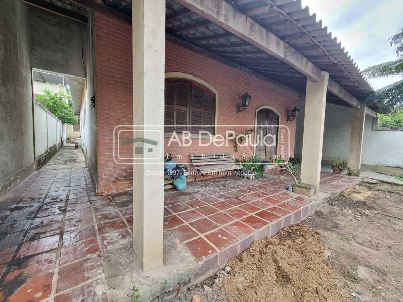 JARDIM SULACAP - CASA LINEAR À VENDA 3 QUARTOS SENDO 1 SUÍTE  MAIS EDÍCULA