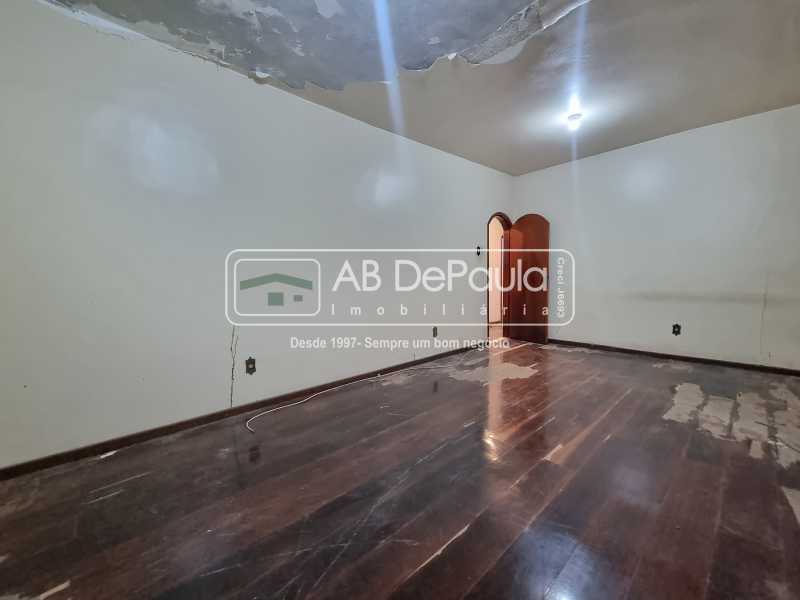 JARDIM SULACAP - CASA LINEAR À VENDA 3 QUARTOS SENDO 1 SUÍTE  MAIS EDÍCULA