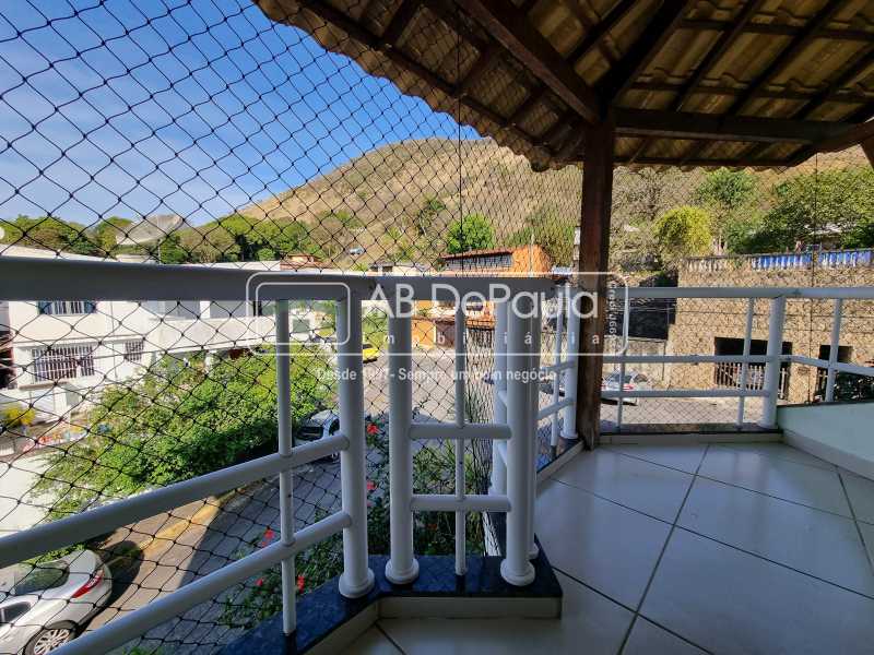 JARDIM SULACAP - BELÍSSIMA CASA À VENDA COM 5 QUARTOS, SENDO 3 SUÍTES COM CLOSETs - CONDOMÍNIO FECHADO
