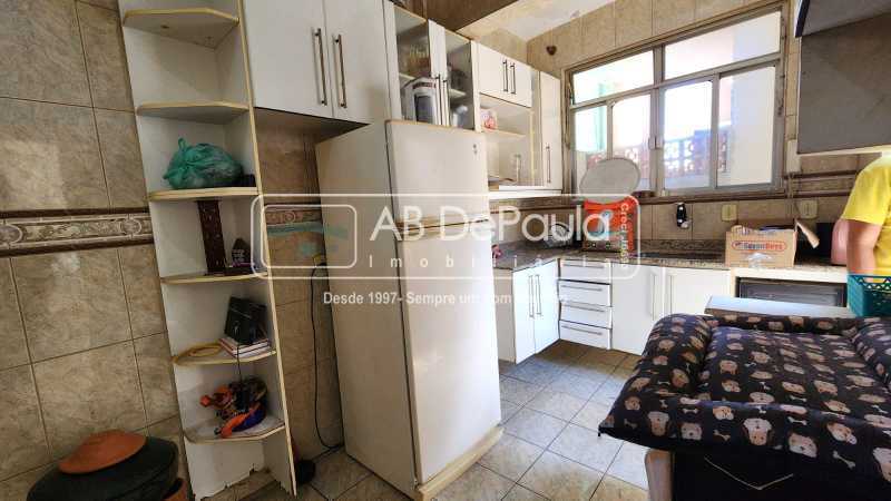 MAGALHÃES BASTOS / REALENGO - SÃO DUAS CASAS AO PREÇO DE UMA. VISITE HOJE MESMO! Ideal para 02 famílias.