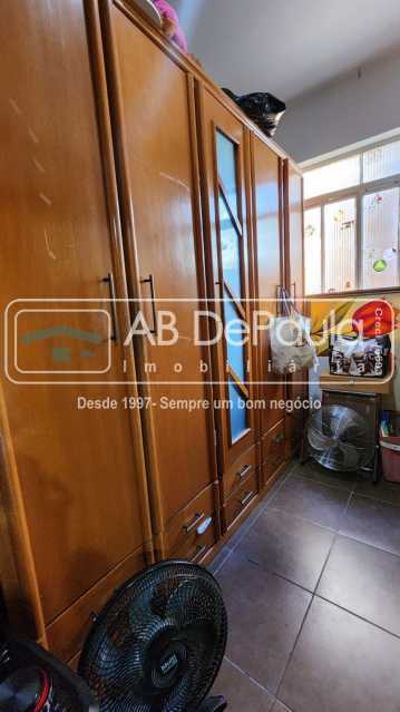 MAGALHÃES BASTOS / REALENGO - SÃO DUAS CASAS AO PREÇO DE UMA. VISITE HOJE MESMO! Ideal para 02 famílias.
