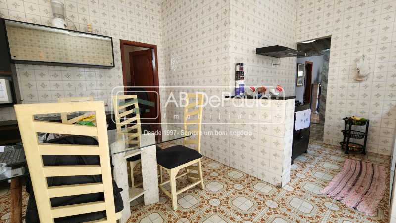 MAGALHÃES BASTOS / REALENGO - SÃO DUAS CASAS AO PREÇO DE UMA. VISITE HOJE MESMO! Ideal para 02 famílias.
