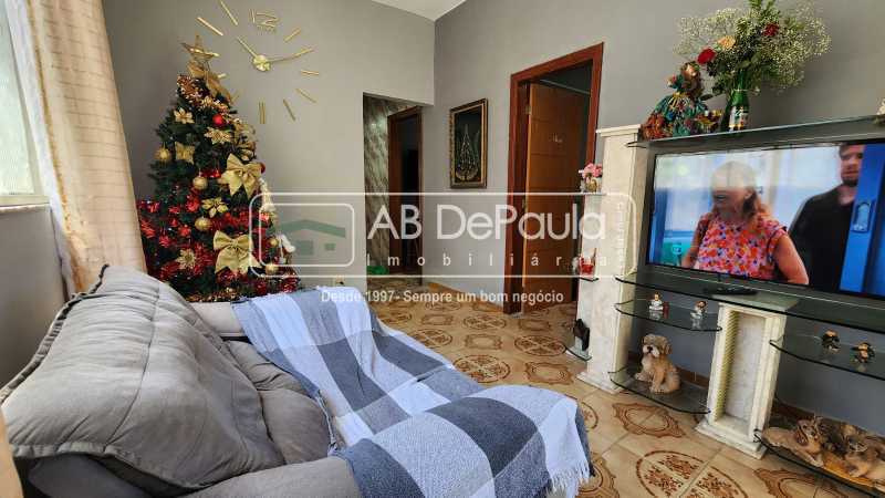 MAGALHÃES BASTOS / REALENGO - SÃO DUAS CASAS AO PREÇO DE UMA. VISITE HOJE MESMO! Ideal para 02 famílias.