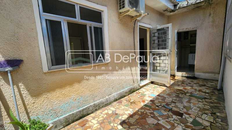 MAGALHÃES BASTOS / REALENGO - SÃO DUAS CASAS AO PREÇO DE UMA. VISITE HOJE MESMO! Ideal para 02 famílias.