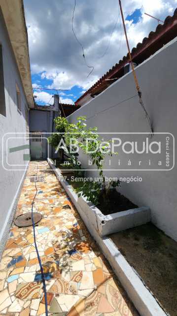 MAGALHÃES BASTOS / REALENGO - SÃO DUAS CASAS AO PREÇO DE UMA. VISITE HOJE MESMO! Ideal para 02 famílias.