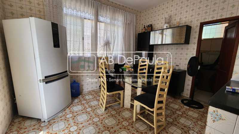 MAGALHÃES BASTOS / REALENGO - SÃO DUAS CASAS AO PREÇO DE UMA. VISITE HOJE MESMO! Ideal para 02 famílias.