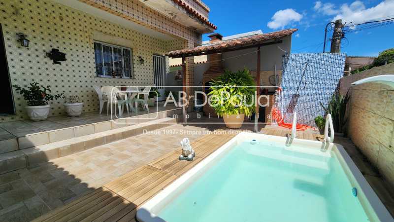 MAGALHÃES BASTOS / REALENGO - SÃO DUAS CASAS AO PREÇO DE UMA. VISITE HOJE MESMO! Ideal para 02 famílias.