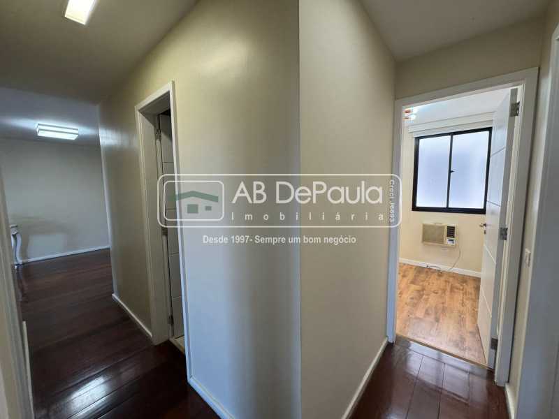 VENDE NO RECREIO DOS BANDEIRANTES - APARTAMENTO COM 03 QUARTOS + DEPENDÊNCIA