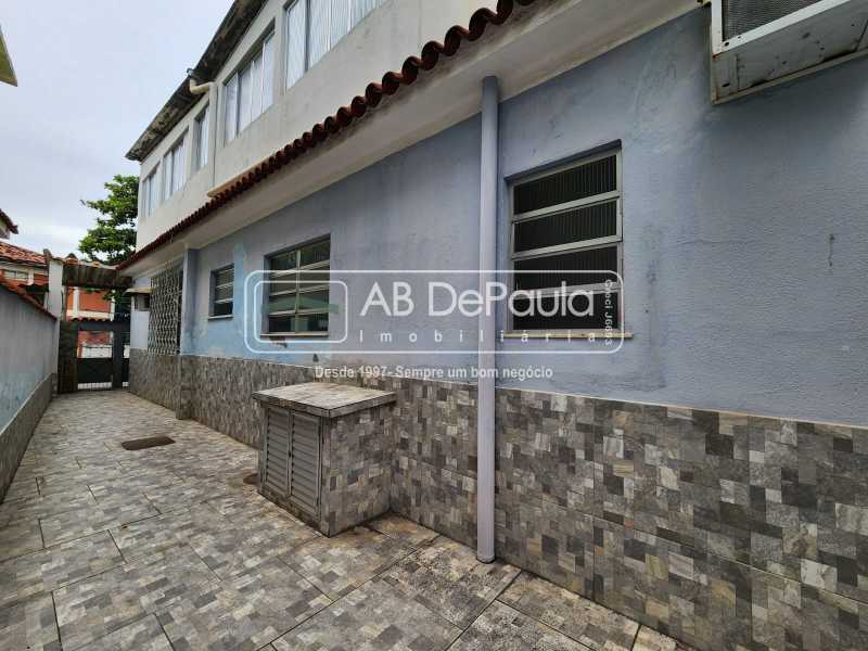 MAGALHÃES BASTOS - VILA MILITAR - CHAVES NA LOJA - Excelente residência, com 113m² de área construída, 03 amplos Dormitórios (01 Suíte).