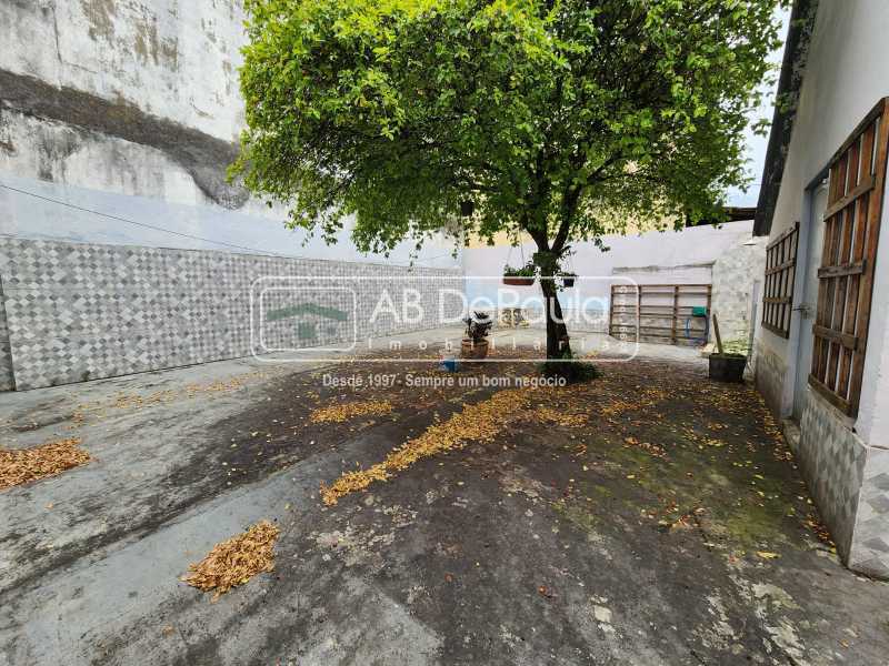 MAGALHÃES BASTOS - VILA MILITAR - CHAVES NA LOJA - Excelente residência, com 113m² de área construída, 03 amplos Dormitórios (01 Suíte).