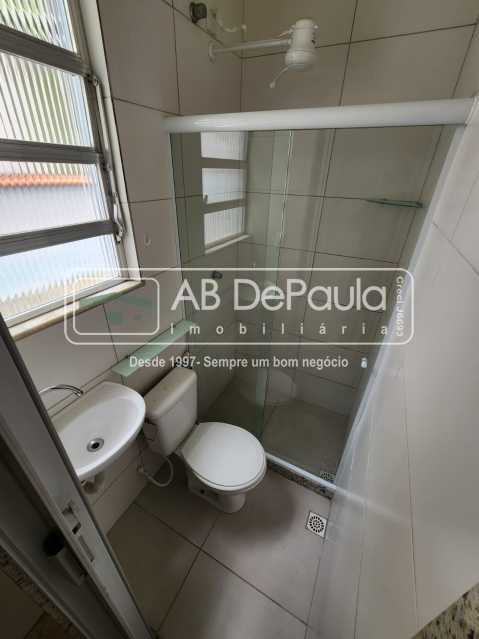 MAGALHÃES BASTOS - VILA MILITAR - CHAVES NA LOJA - Excelente residência, com 113m² de área construída, 03 amplos Dormitórios (01 Suíte).