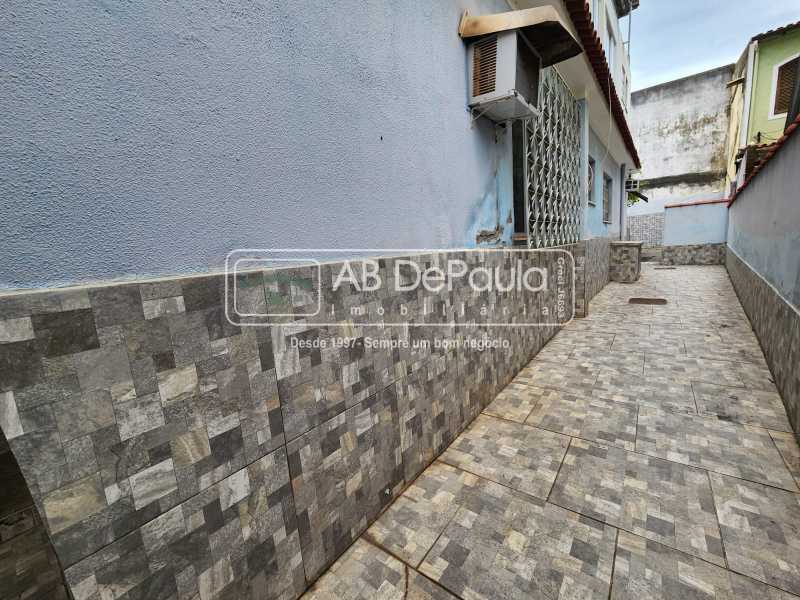 MAGALHÃES BASTOS - VILA MILITAR - CHAVES NA LOJA - Excelente residência, com 113m² de área construída, 03 amplos Dormitórios (01 Suíte).