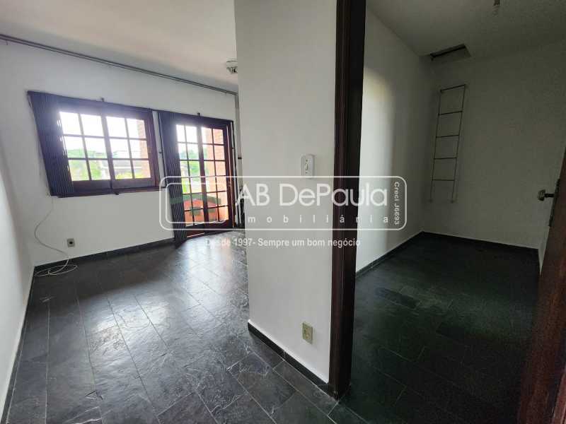 VENDE EM SULACAP - CASA DUPLEX COM 223m² E AMPLO QUINTAL