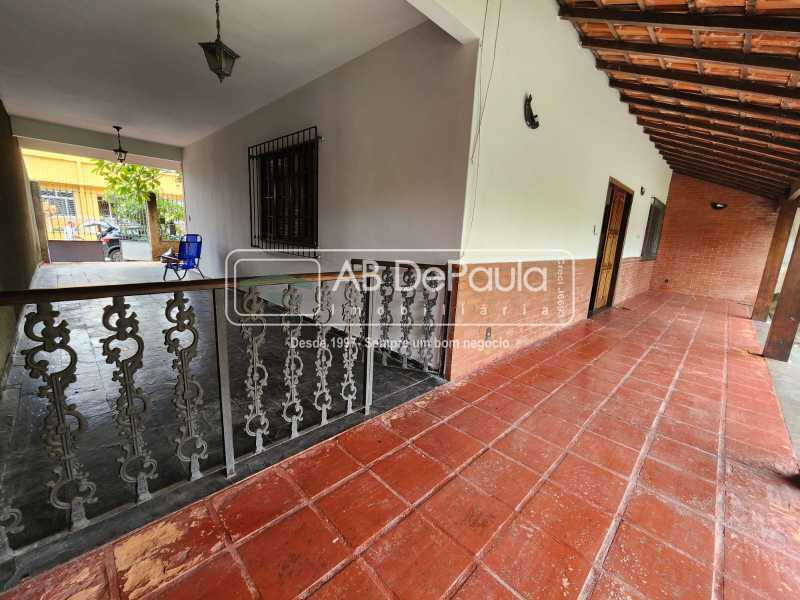 VENDE EM SULACAP - CASA DUPLEX COM 223m² E AMPLO QUINTAL